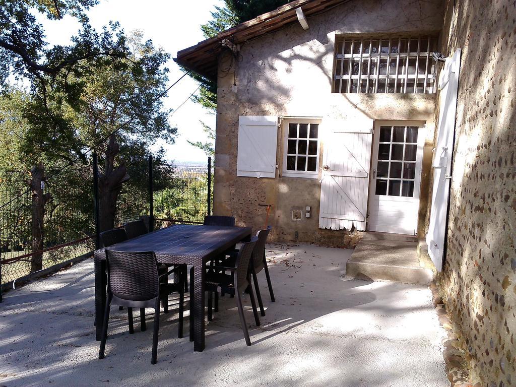 Les Gites De Castera Aire-sur-l'Adour Exterior photo