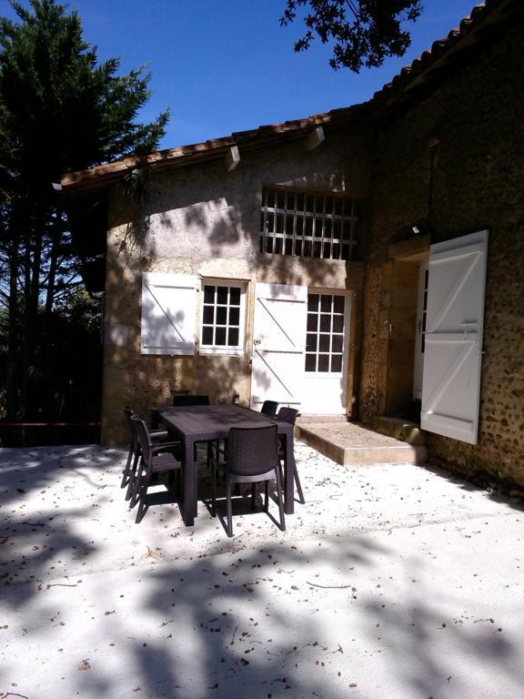 Les Gites De Castera Aire-sur-l'Adour Exterior photo