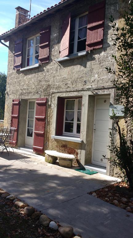 Les Gites De Castera Aire-sur-l'Adour Exterior photo