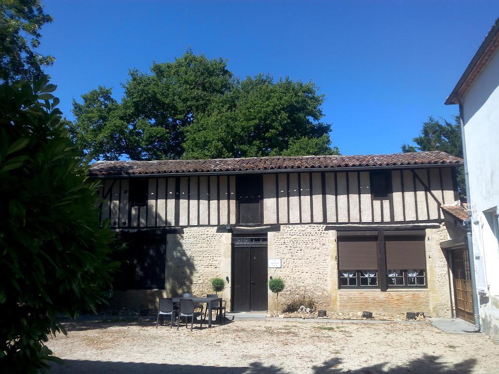 Les Gites De Castera Aire-sur-l'Adour Exterior photo